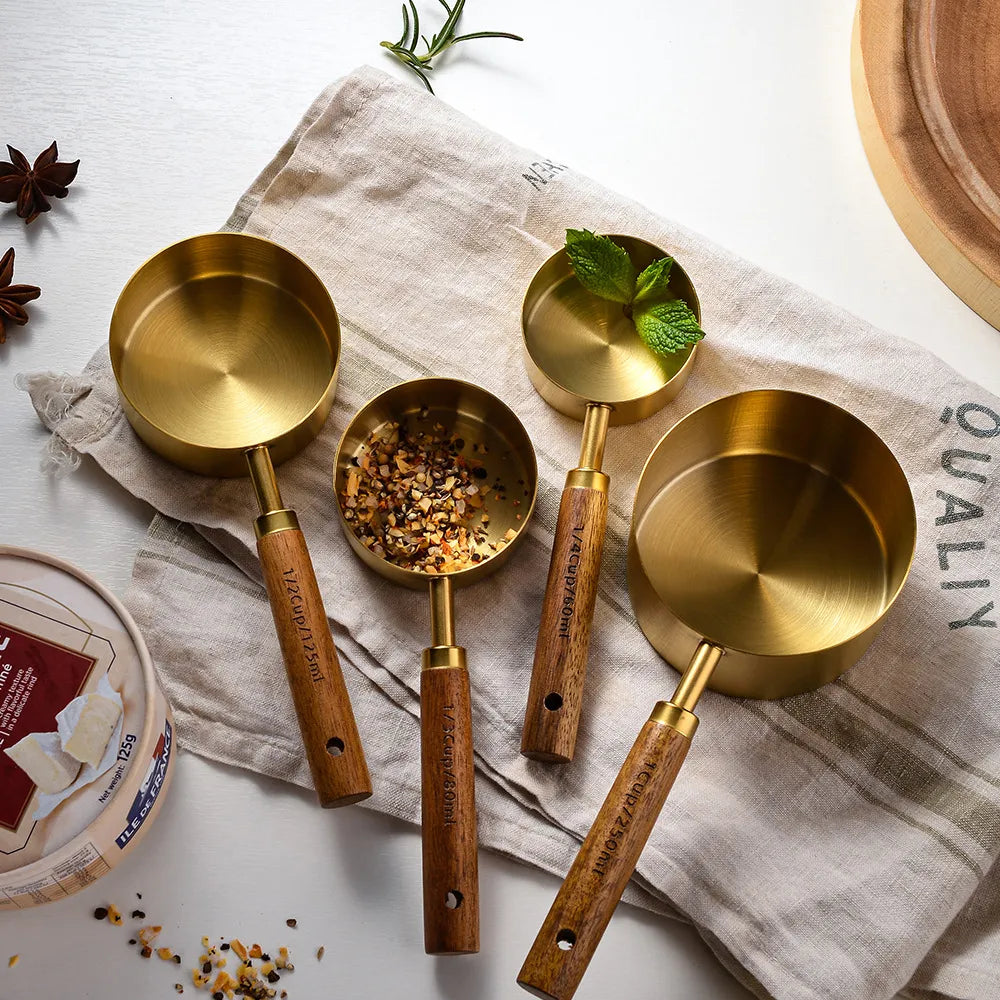 WOODEN MEASURING CUPS AND SPOONS