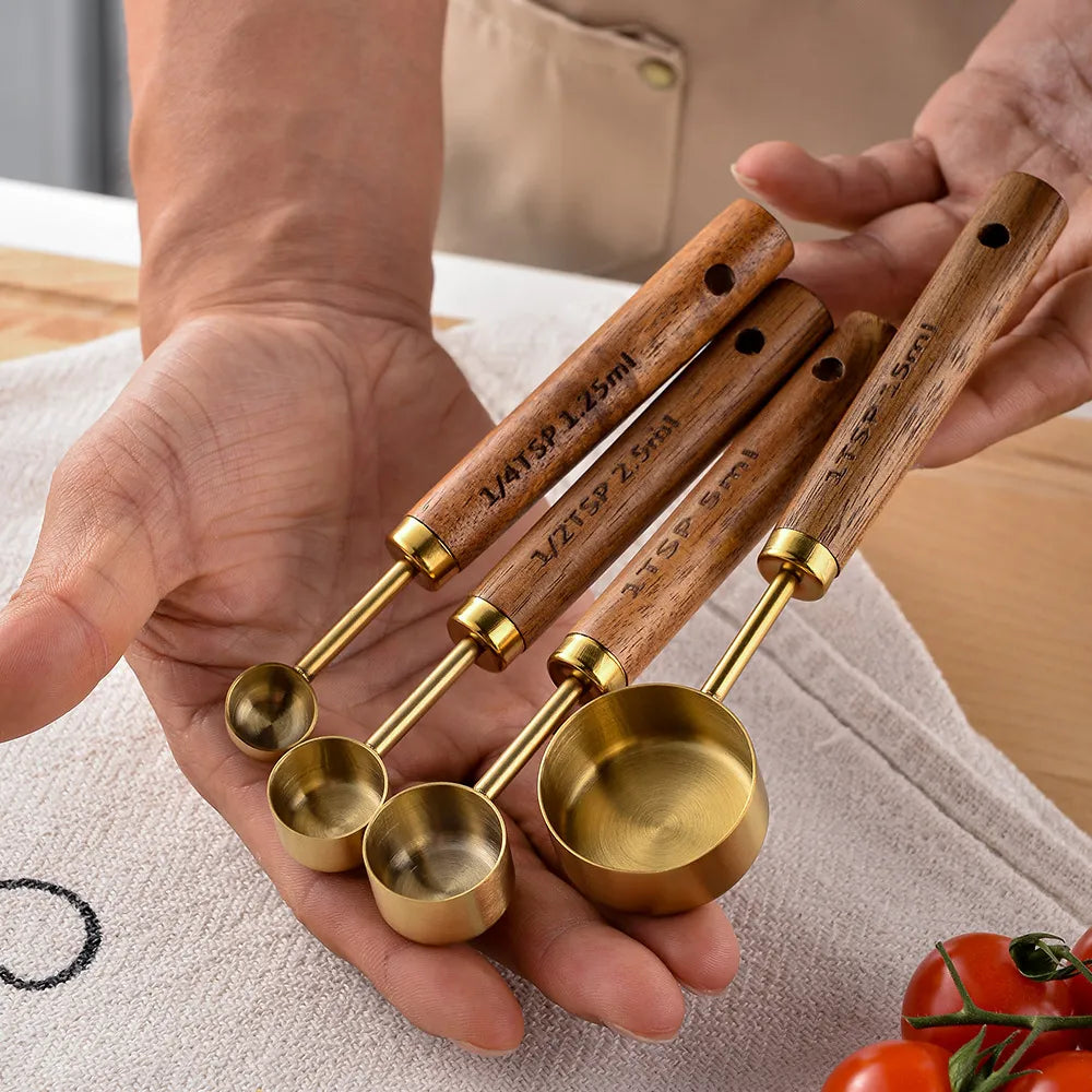 WOODEN MEASURING CUPS AND SPOONS